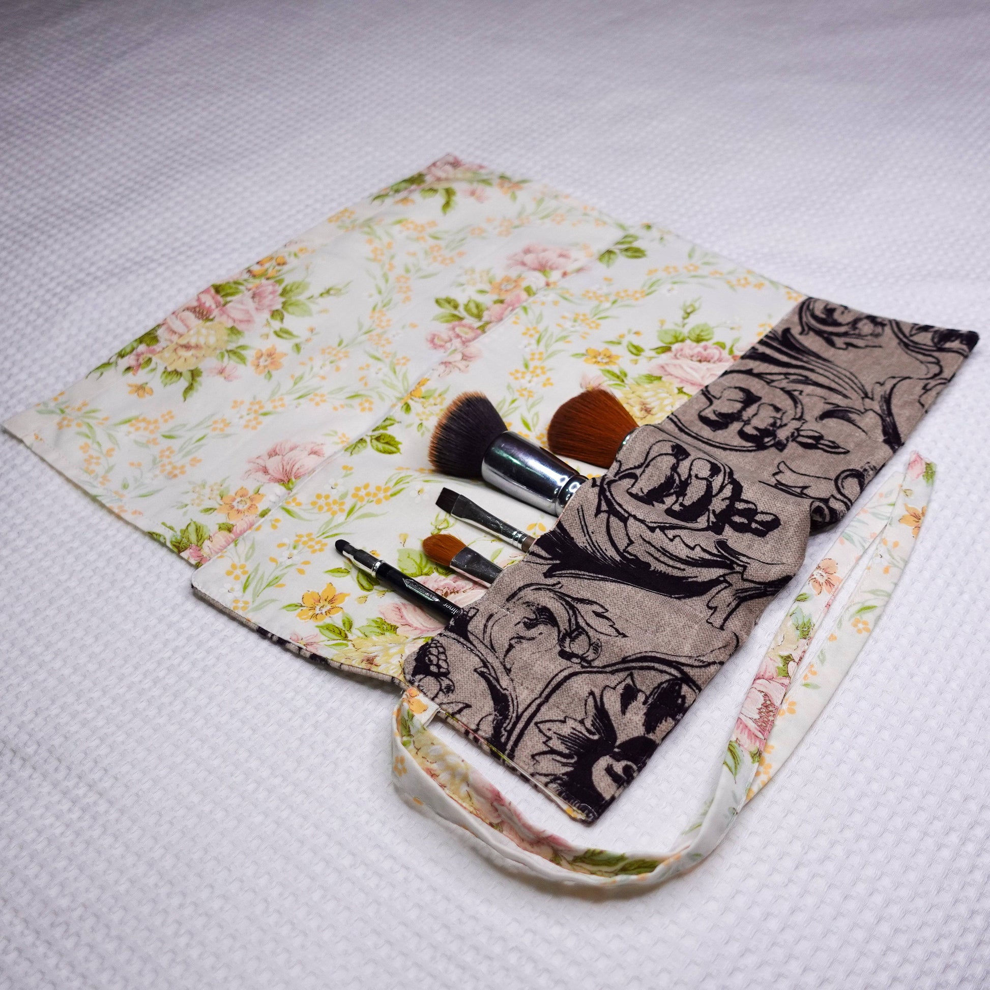 Black Tia Travel Make Up Case - Two toned Abstract