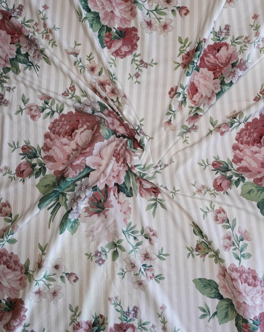 Dark Gray Fabric - Vintage Red Red Roses
